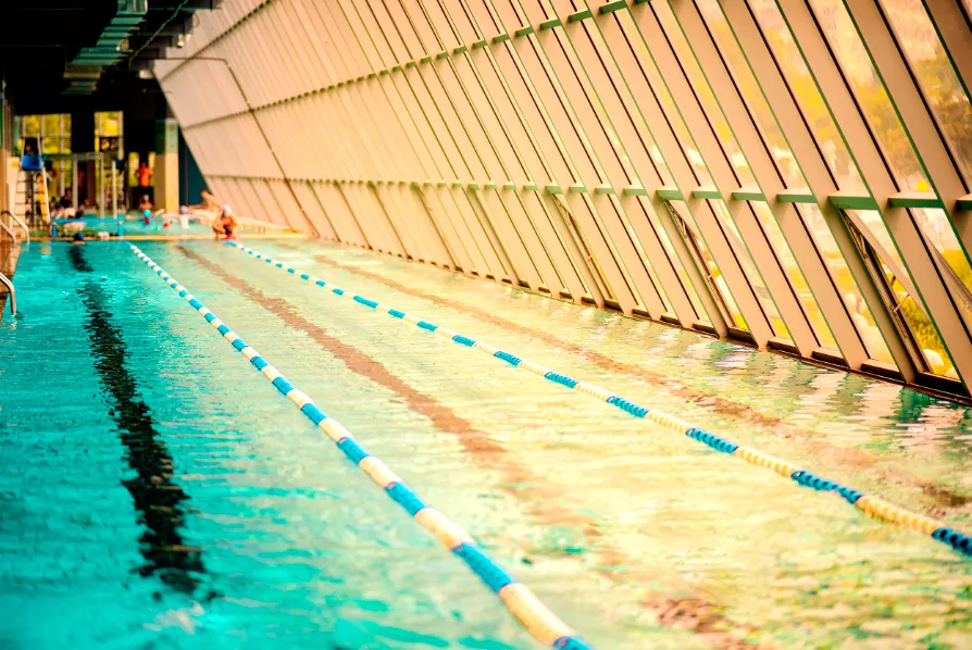 桃城成人混凝土钢结构游泳池项目